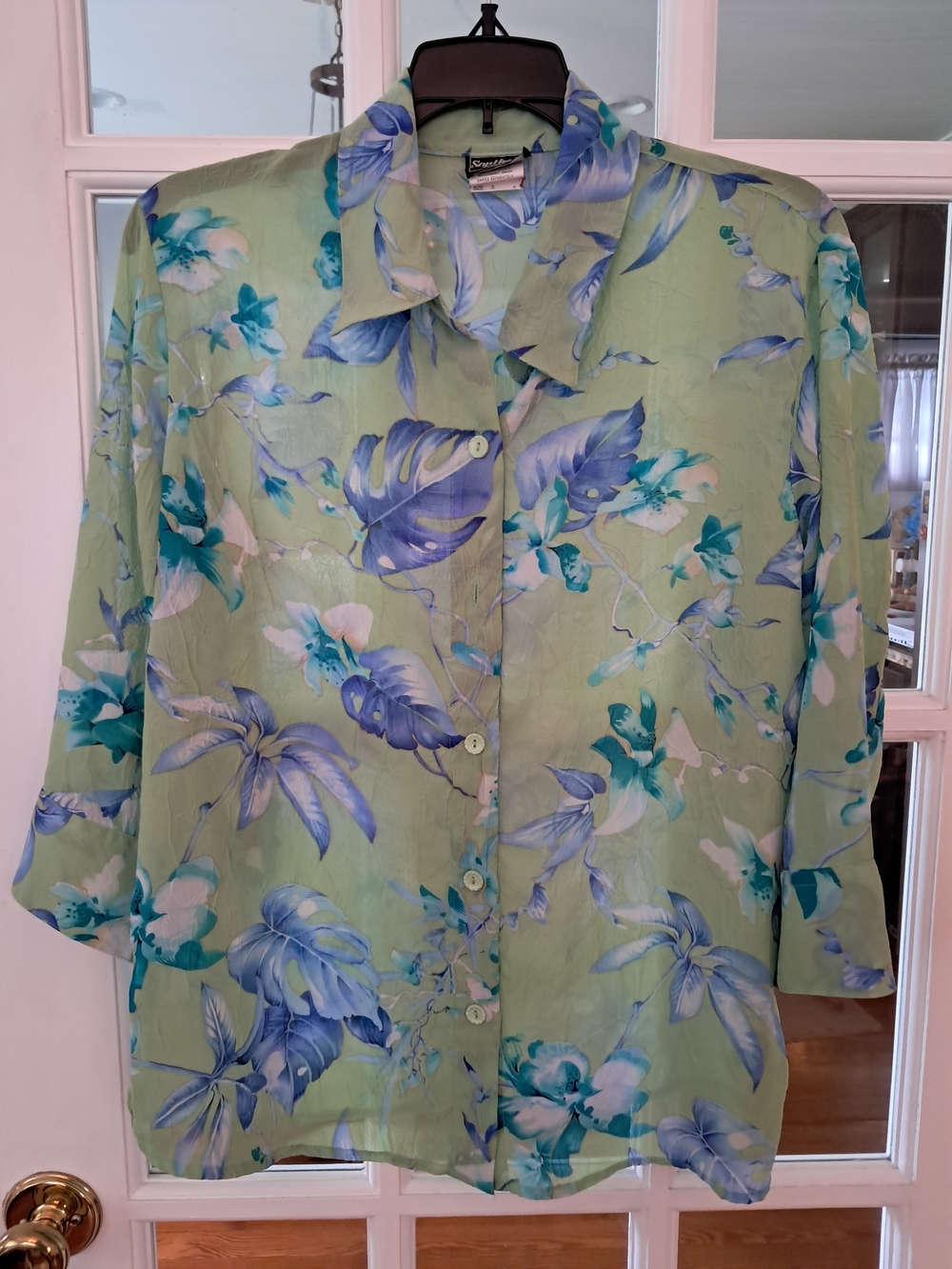 Southern Lady Light Green Floral Button-Down Shirt with Blue Accents
